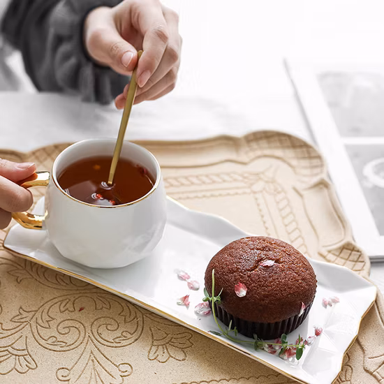Canecas de café de cerâmica branca de 13,5 onças, elegantes xícaras de café em relevo com padrões diferentes, para café, chá, leite, cacau, cereais